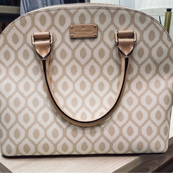 Kate Spade Purse - Picture 1 of 5